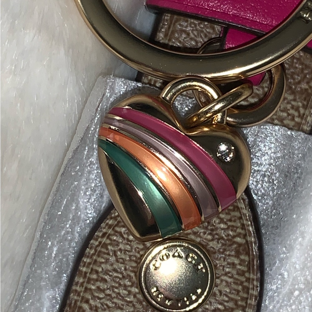 NEW! COACH Trigger Snap Bag Charm Double End Valet Key Ring Rainbow Heart NWT! - Picture 7 of 16